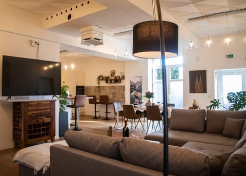 TV and multimedia, Living room, Seating area