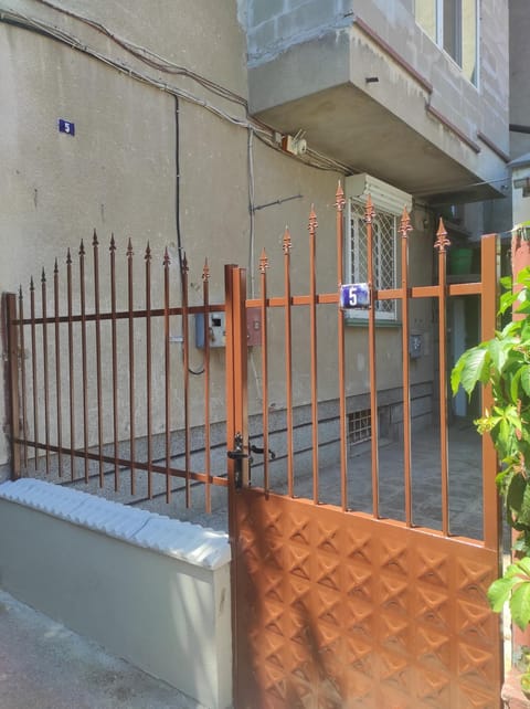 Етаж от къща - Нощувки Ками Apartment in Pleven