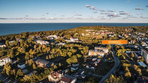 Bird's eye view, Location