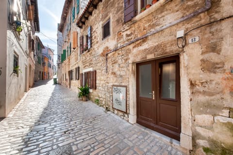 Property building, Street view