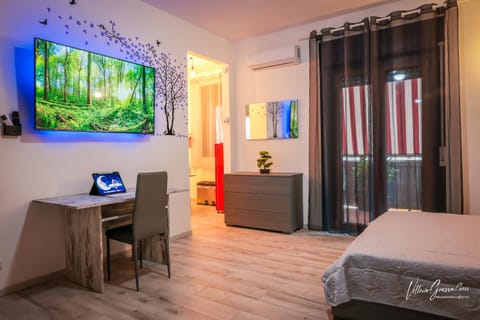 TV and multimedia, Photo of the whole room