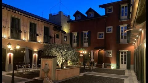 Night, Inner courtyard view