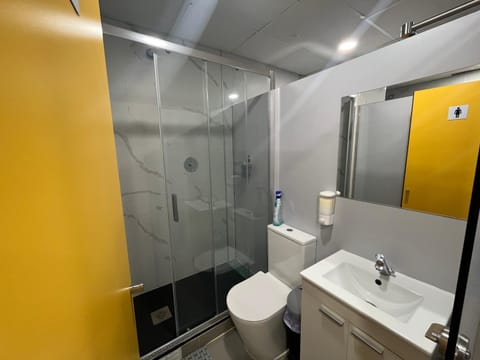 Debod Hostel Hostel in Centro