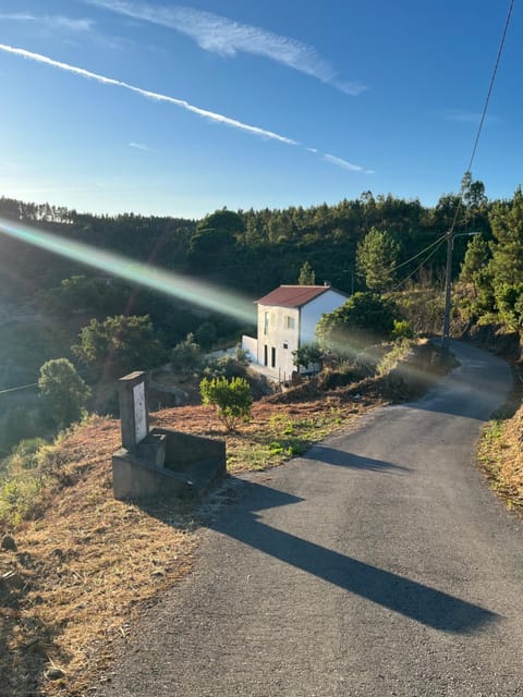 Property building, Neighbourhood, Natural landscape, Mountain view, Quiet street view