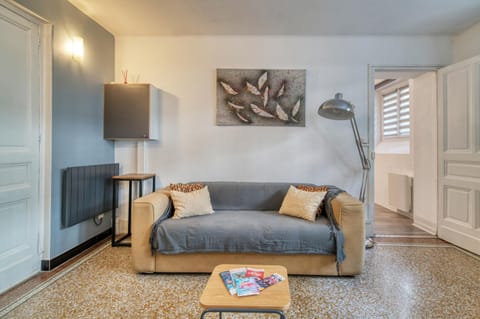 TV and multimedia, heating, internet