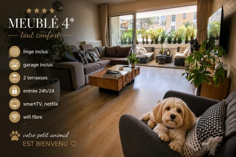 Living room, Pets