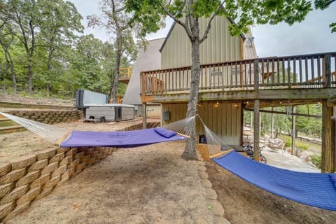 Lake Eufaula Cabin with Hot Tub and Large Deck Cabin in Eufaula