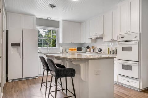 Cozy - Organic Modern - Bungalow - FSU House in Tallahassee