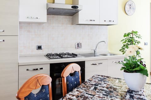 Lounge or bar, Food and drinks, Food