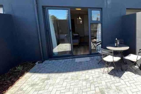 Blouberg Studio Apartment in Cape Town