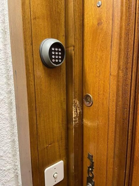 Charming Bright Spacious Village Walk to lift Hike Apartment in Megève