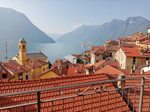 Balcony/Terrace, City view, Lake view, Mountain view