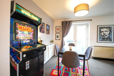 Artistic stunning apartment city view Apartment in Londonderry