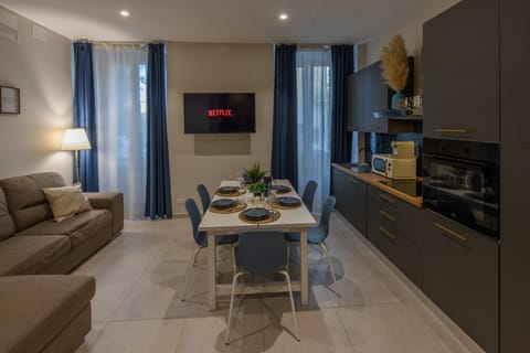 Kitchen or kitchenette, Living room