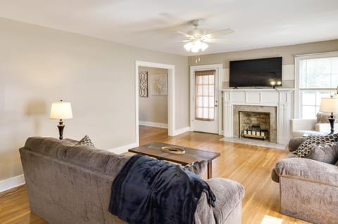 Charming Tullahoma Stay with Great Walkable Location House in Tennessee