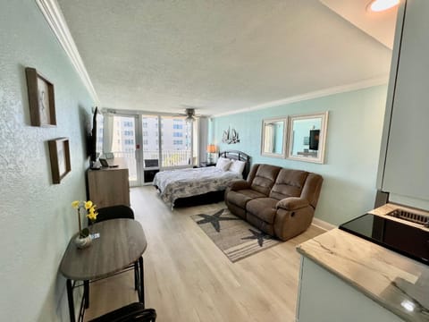 Bed, TV and multimedia, Photo of the whole room, Seating area