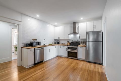 Newly Reno'd Historic Mansion 1 Mile to UF & DT House in Gainesville