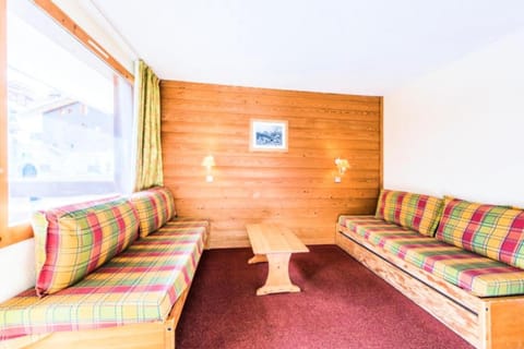 Bed, Living room