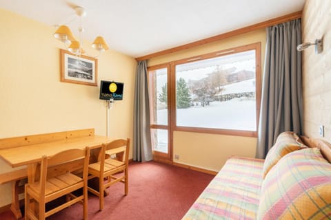Bed, kitchen