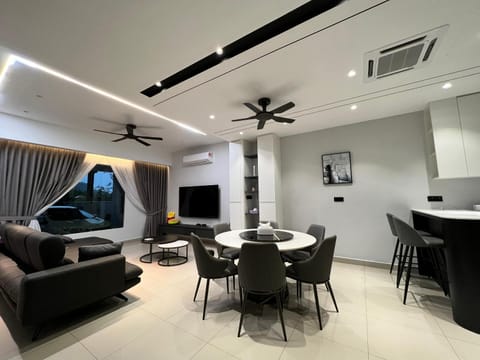 Communal lounge/ TV room, TV and multimedia, Living room