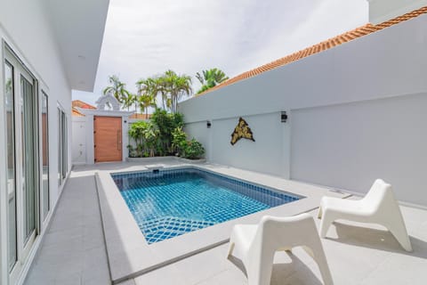 Day, Pool view, Swimming pool