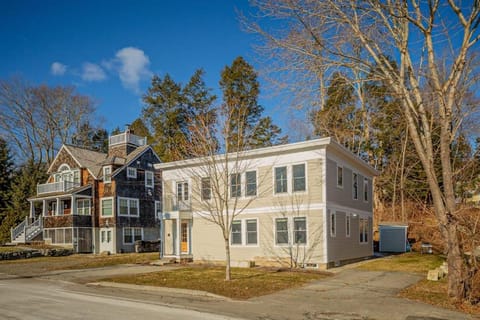 Property building, Day