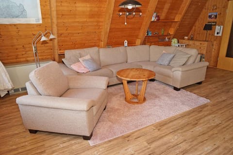 Zeltdachhaus mit Parkplatz vor der Haustür House in Damp