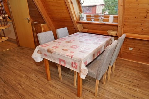 Zeltdachhaus mit Parkplatz vor der Haustür House in Damp