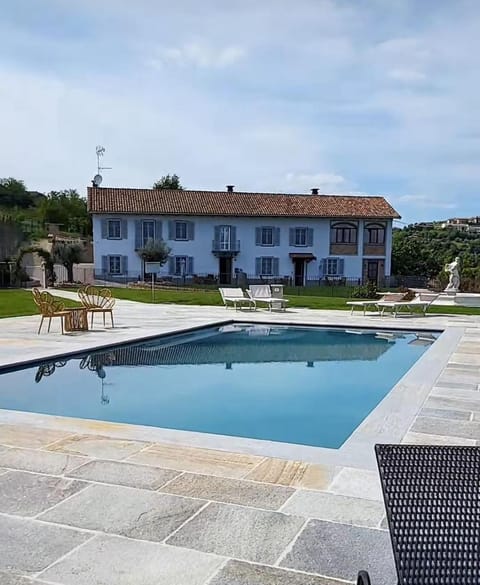 Property building, Swimming pool, Swimming pool, sunbed