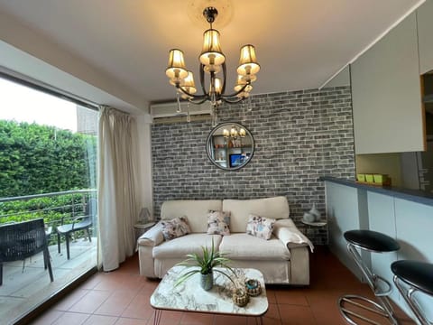 Balcony/Terrace, Living room, Decorative detail