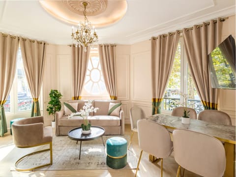 Living room, Seating area, Dining area