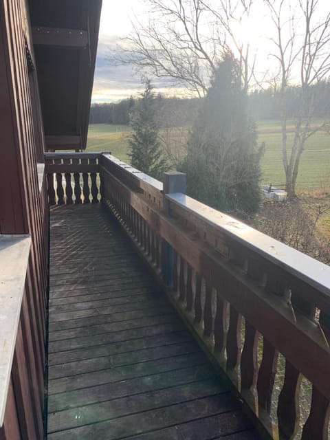 View (from property/room), Balcony/Terrace, River view