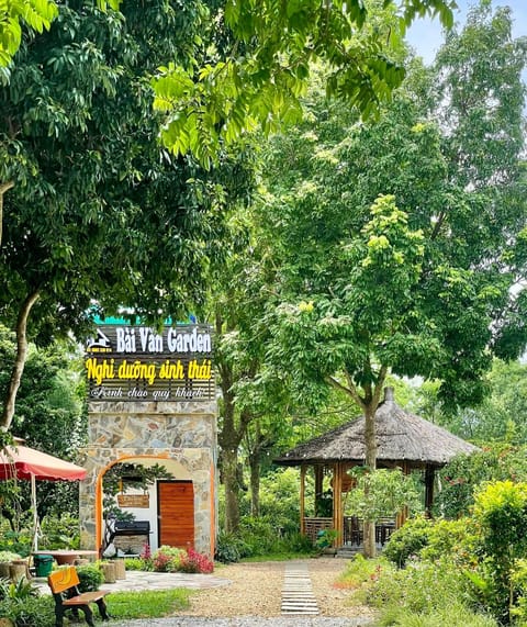 Property building, Day, Natural landscape, Garden