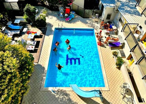 Pool view, Swimming pool, group of guests