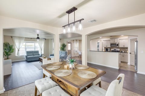 8 Mi to Fort Cavazos! Modern Home with Fire Pit House in Killeen