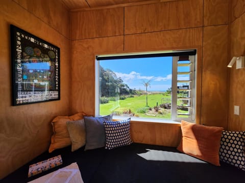 Day, Living room, Seating area