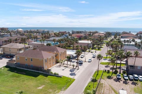 Luxury 3 Bed 2 Bath 1st Floor Condo Near Beach House in South Padre Island