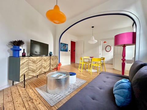 TV and multimedia, Living room, Dining area