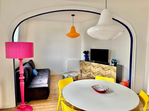 TV and multimedia, Living room, Dining area