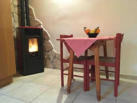 Dining area, flat iron, internet
