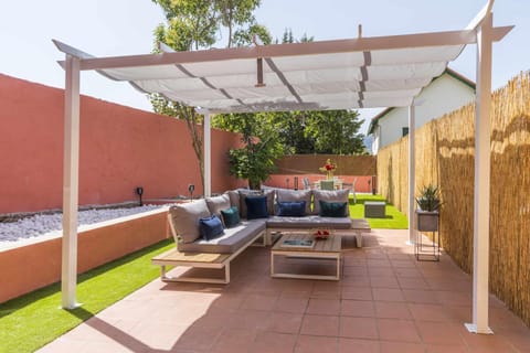 Day, Garden, Balcony/Terrace, Seating area, Garden view