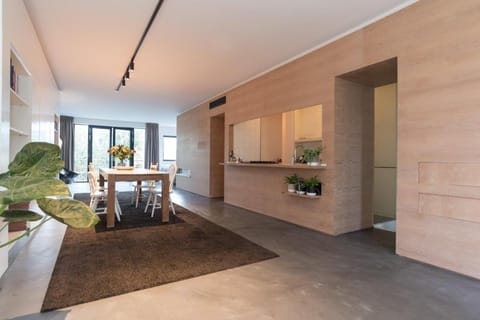 City centre Loft on the historic Canal Apartment in Utrecht