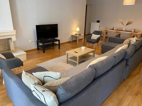 Classy 3BR with 2 Bathrooms Apartment in Marousi Apartment in Chalandri