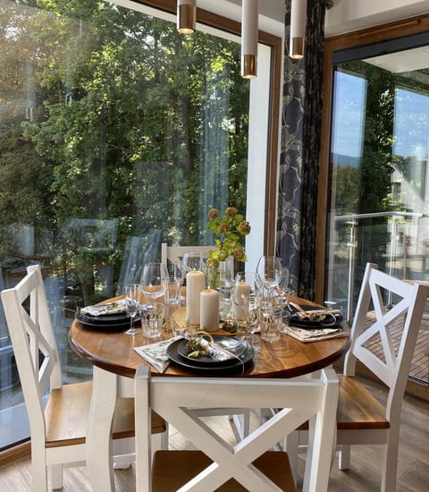 Food and drinks, Dining area