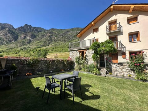Property building, BBQ facilities, Garden