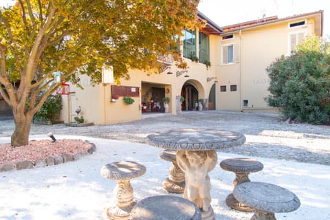 LA CURT guest house Bed and Breakfast in Province of Brescia