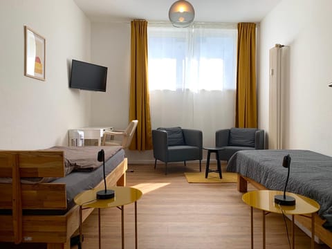 Alles komplett - 2 Schlafzimmer, große Küche, Bad Apartment in Bergisch Gladbach