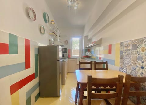 Dining area, kitchen