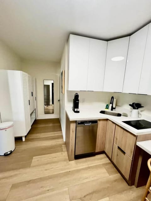 Bougainvilla Seaside Suites Apartment in Lauderdale-by-the-Sea
