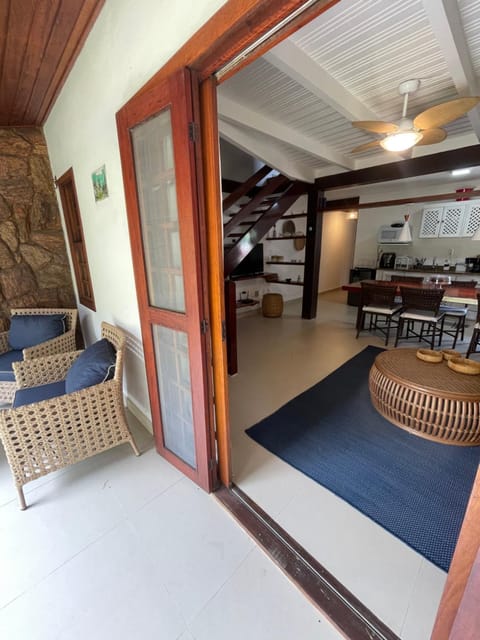 Casa em condomínio fechado com estrutura completa House in Armacao dos Buzios